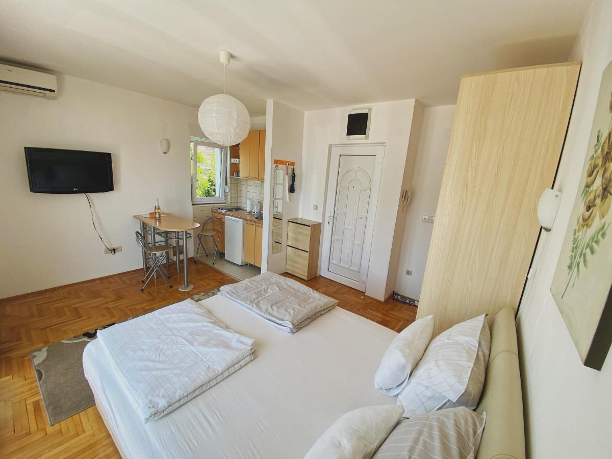 Apartments Bellevue - Otasevic Herceg Novi Eksteriør billede